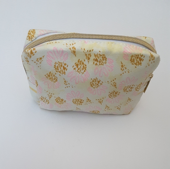 Anthropologie & ModCloth Travel Case Set - Picture 8 of 12